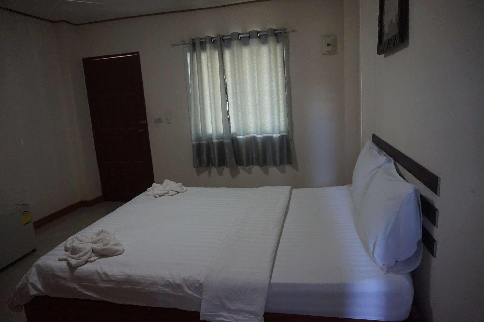 Gongaew Mansion Hotel Ubon Ratchathani Exterior photo